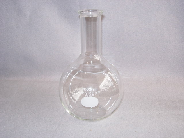 Pyrex Flat Bottom Flasks with Long Necks - 1000 mL