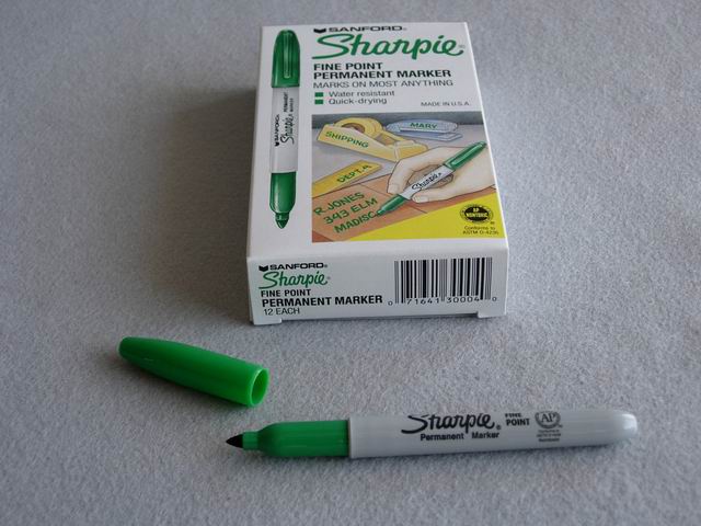 Sharpie 30004 Green Fine Point Permanent Marker - 12/Box