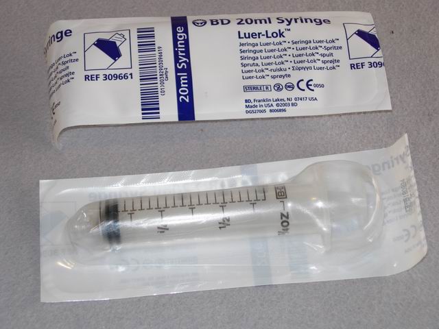 Syringe w/luer lock tip ( no needle ) - 20 mL.