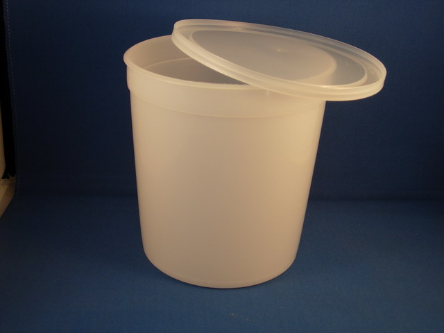 8 oz. Container, Polypropylene w/press-close Lids