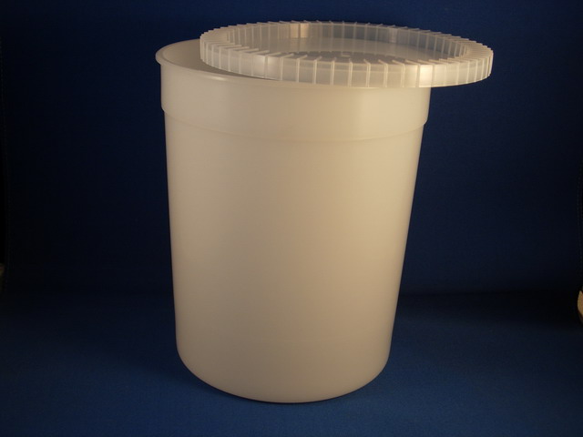 16 oz. Container, Polypropylene w/press-close Lids