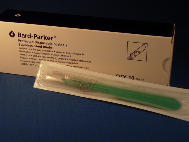 BD* Bard-Parker* Protected Disposable Scalpel